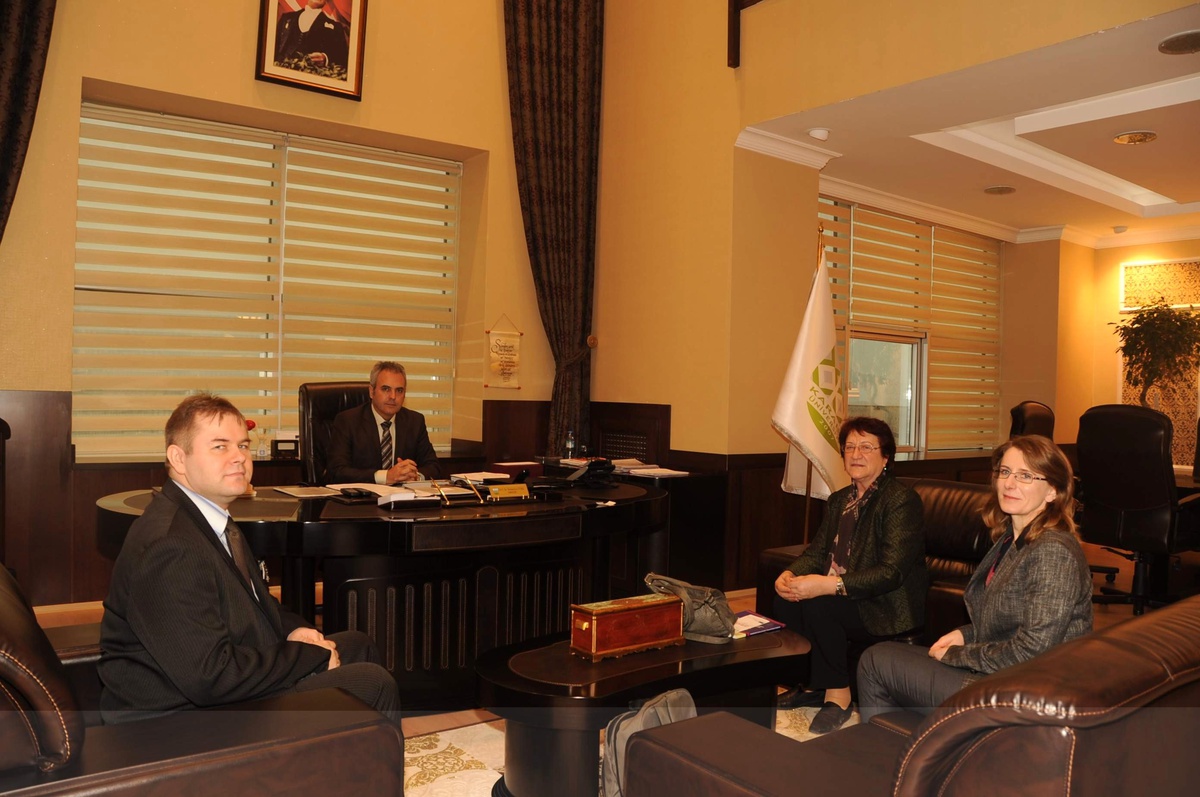 Yabancı Öğretim Üyelerinden Rektöre Ziyaret