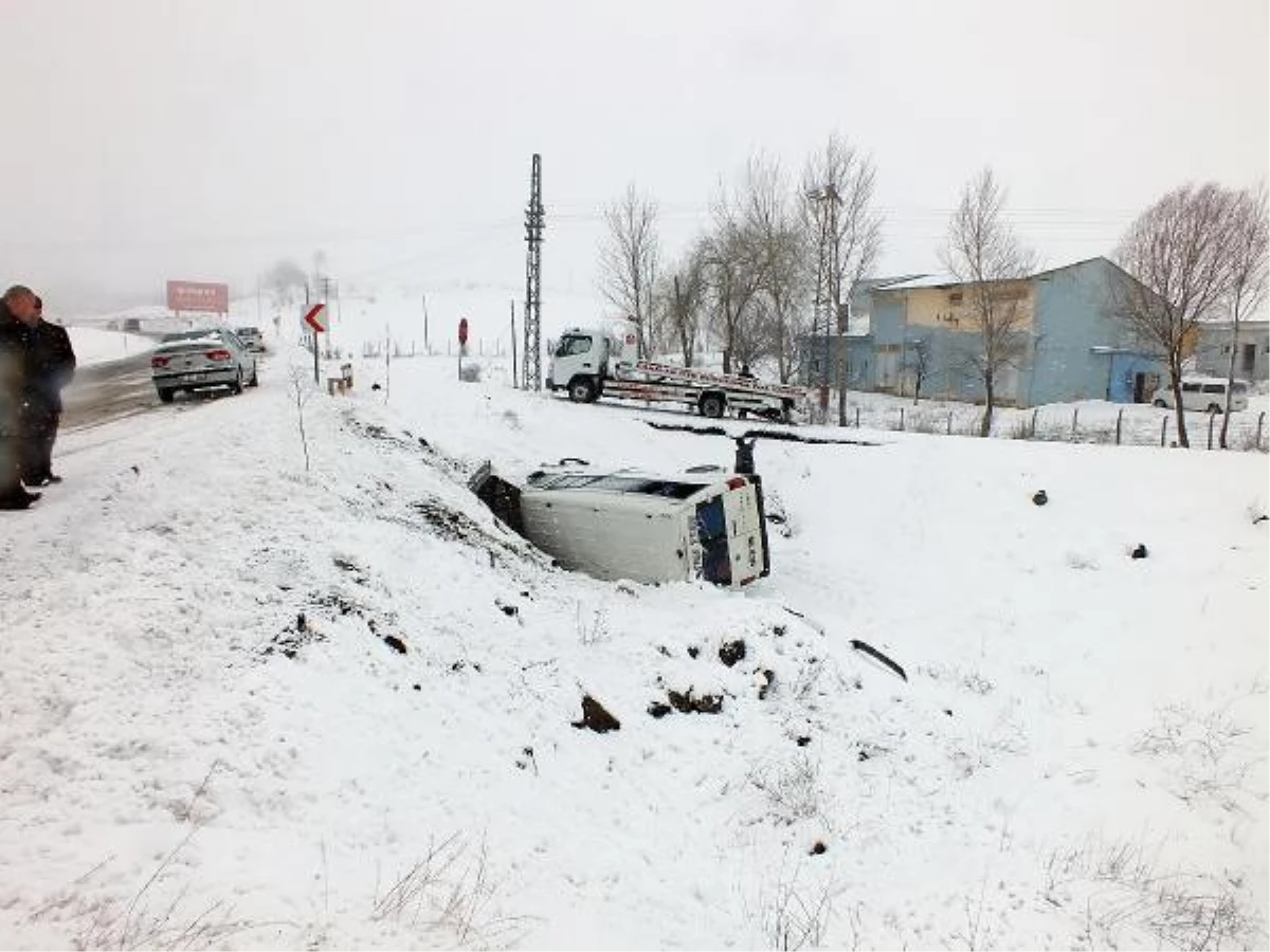 Yozgat\'ta Buzlanma Kazası: 10 Yaralı