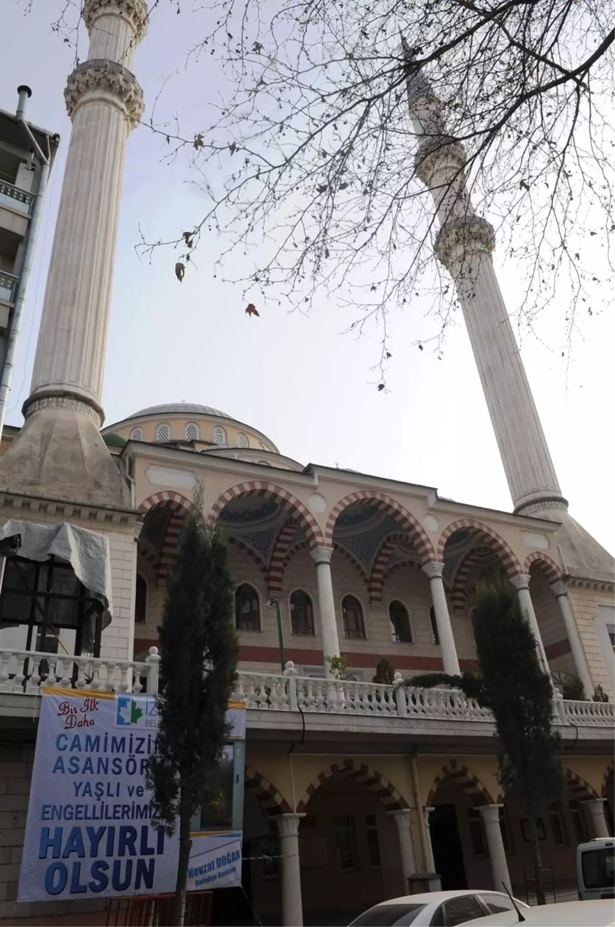 Zincirli Kuyu Camii\'ne Yaşlılar İçin Asansör