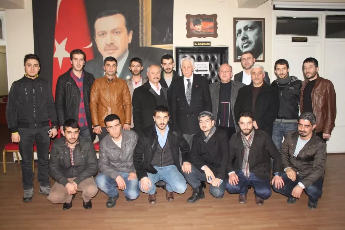 Başkan Dede'den Ak Partili Gençlere Ziyaret