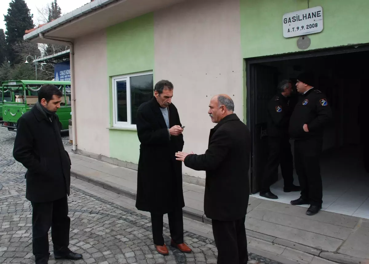 Berfo Nine\'nin Oğlu: "Annem Giderken Omuzlarımıza Ağır Bir Yük Bıraktı"