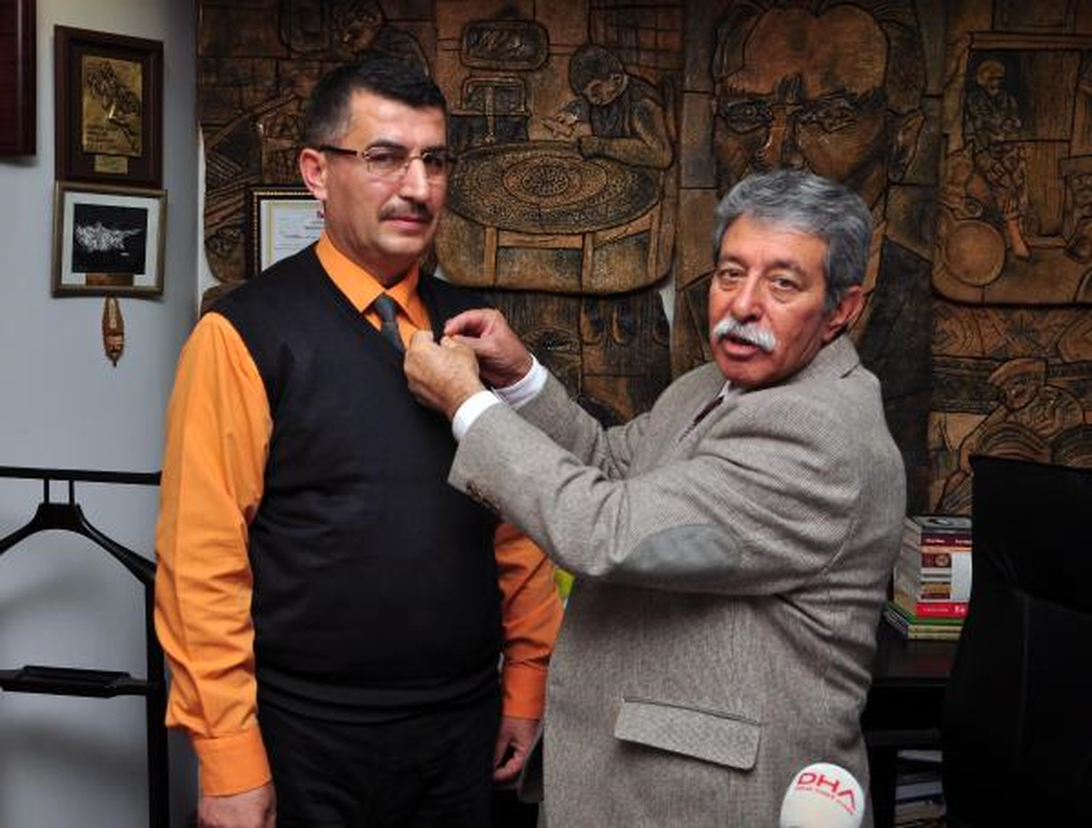 Bulduğu 7 Bin Euro\'yu Sahibine Teslim Eden Şoförü Esnaf Ödüllendirdi