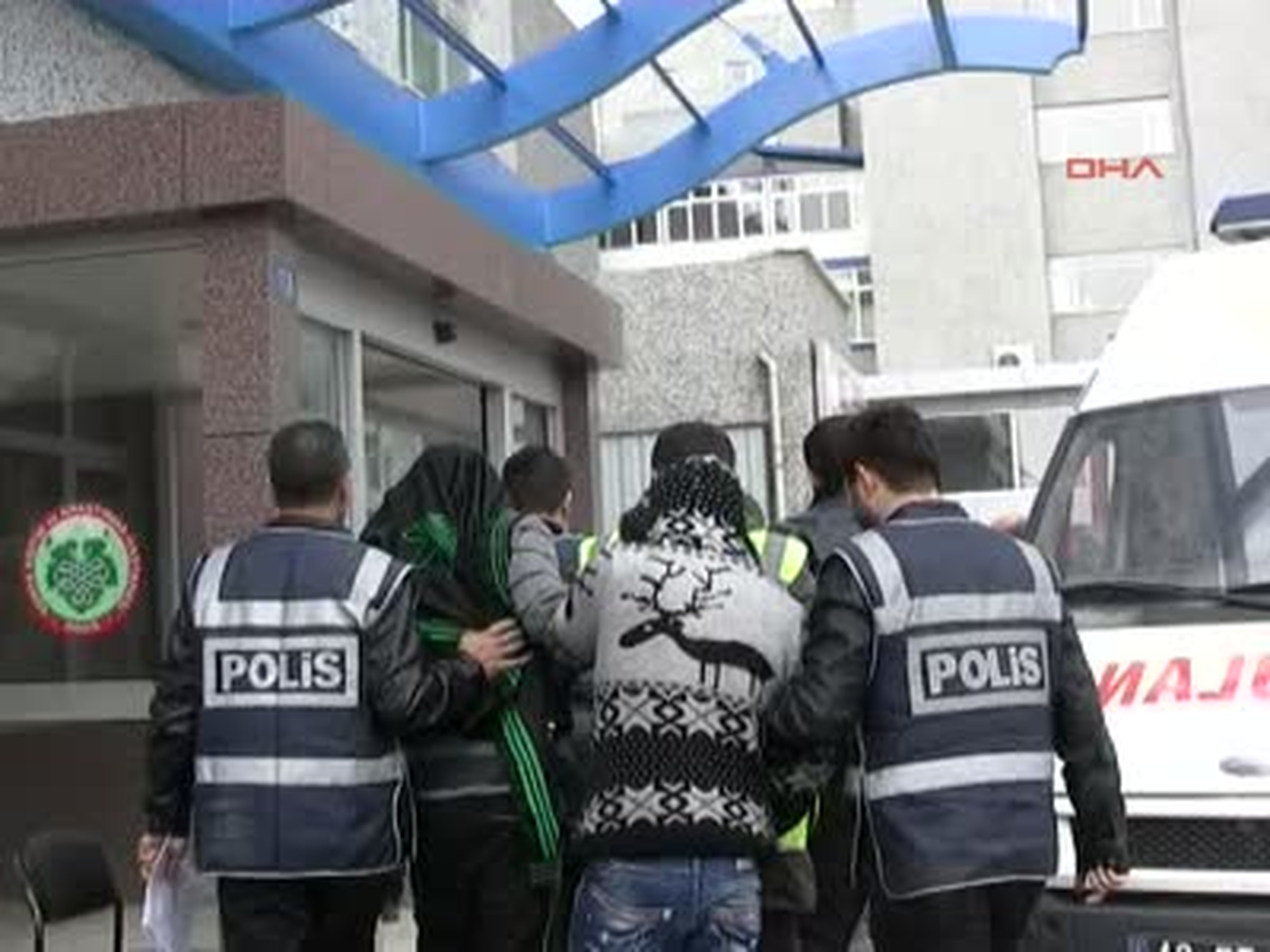 Dilenirken Çaldığı Cep Telefonunu Satarken Yakalandı