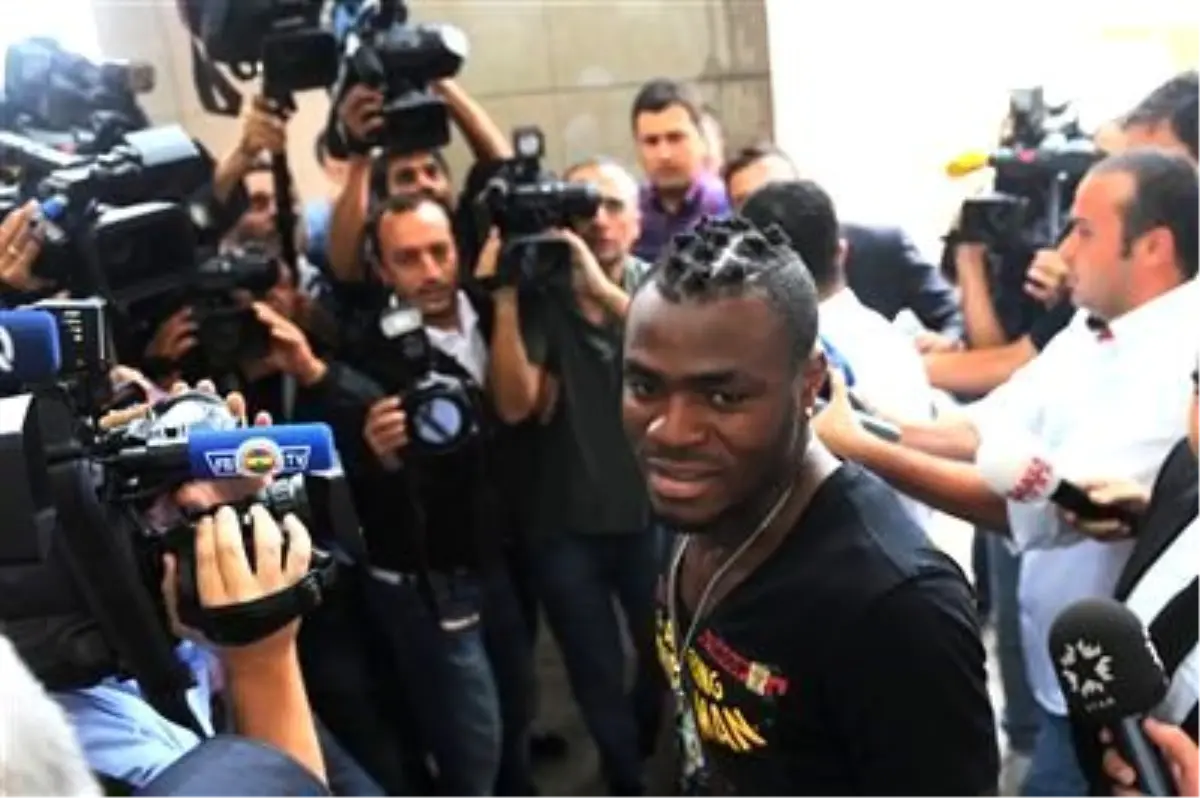 Futbolcu Emenike\'nin Davasında Avukat ile Başkan Arasında İlginç Diyaloglar