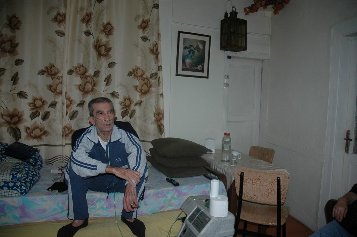 İmkansızlıktan 1. Dünya Savaşını Başlatan Geminin Fenerini Satıyor
