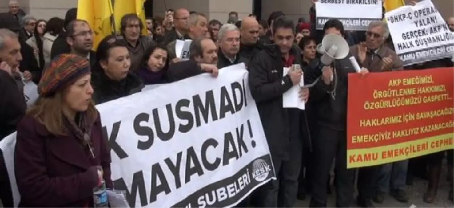 İstanbul Adalet Sarayı Önünde Gözaltı Protestosu