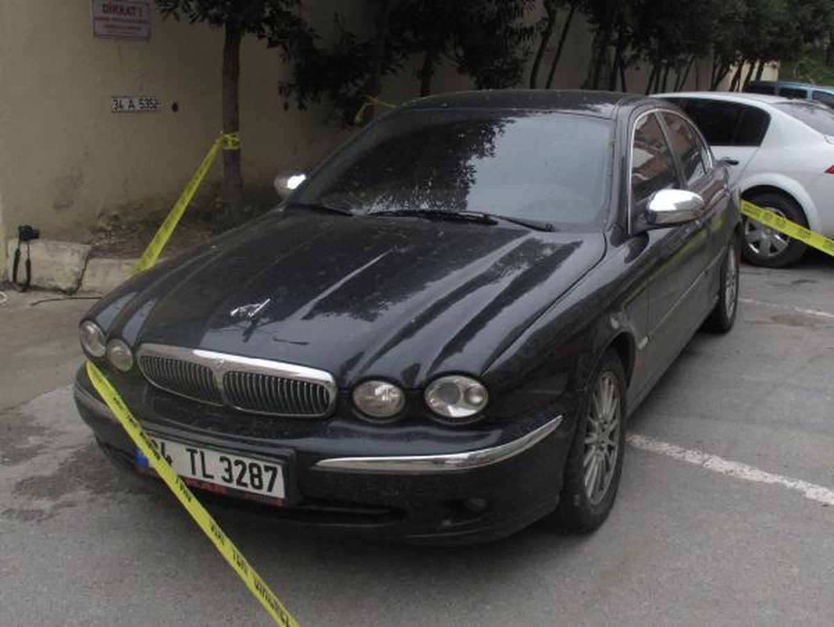 İstanbul\'da Polisle Çatışanlar Azılı Hırsız Çıktılar
