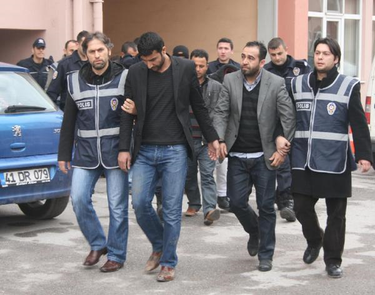Vatandaşları Dolandıran 10 Kişi Yakalandı