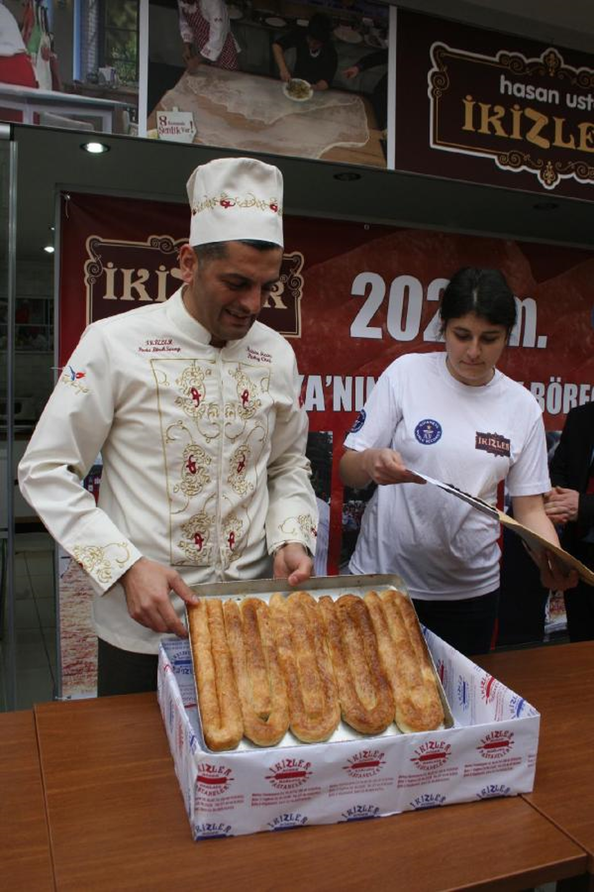 Rekortmen Börek Ustası, İngiliz Düşese Börek Gönderdi