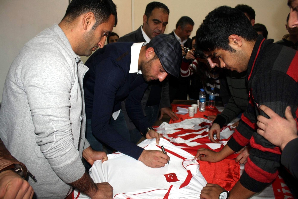 Sivassporlu Futbolcular Öğrencilerle Söyleşide Buluştu