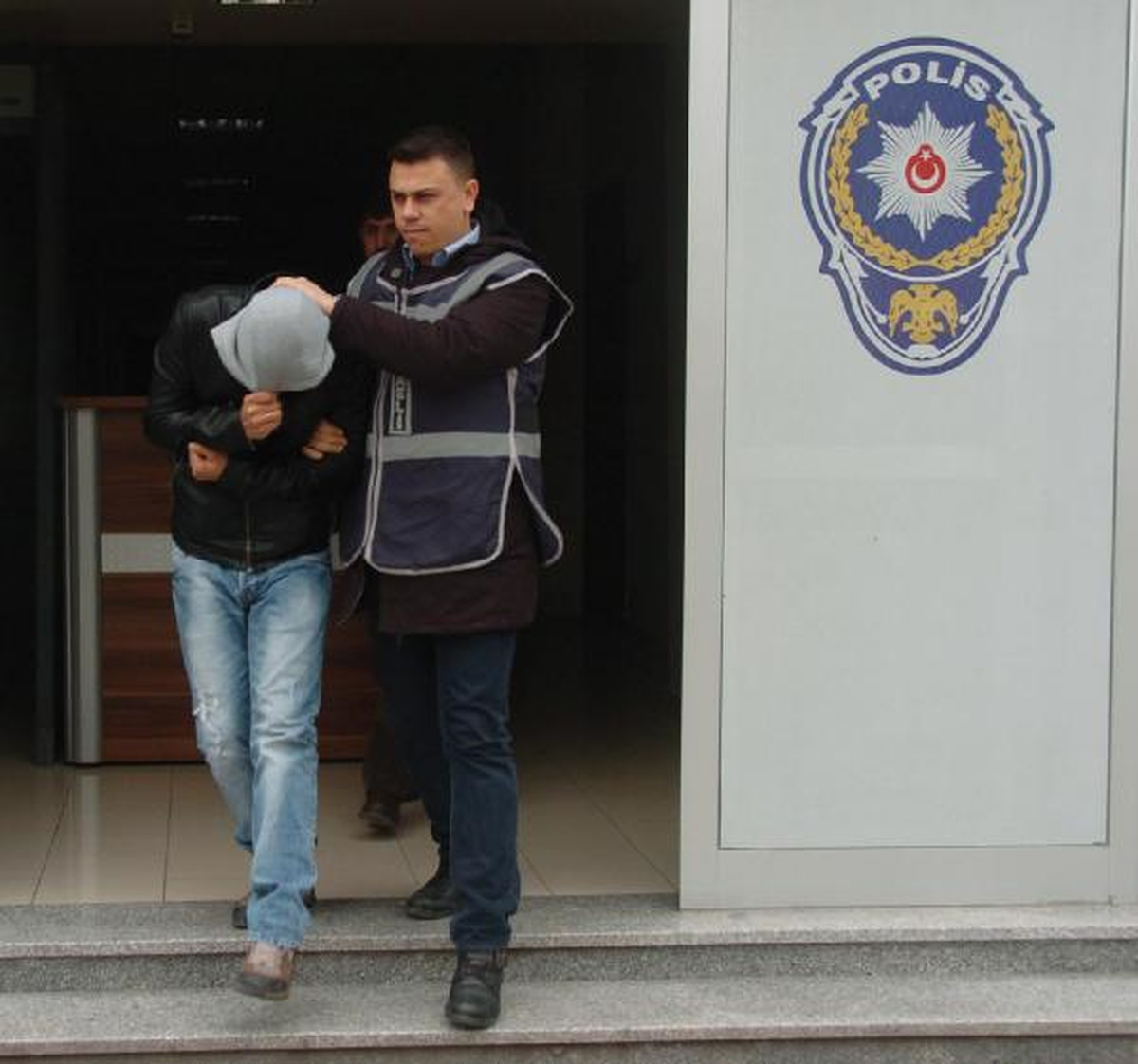 Hırsızlar 60 Bin Lira Değerindeki Altını Çaldı