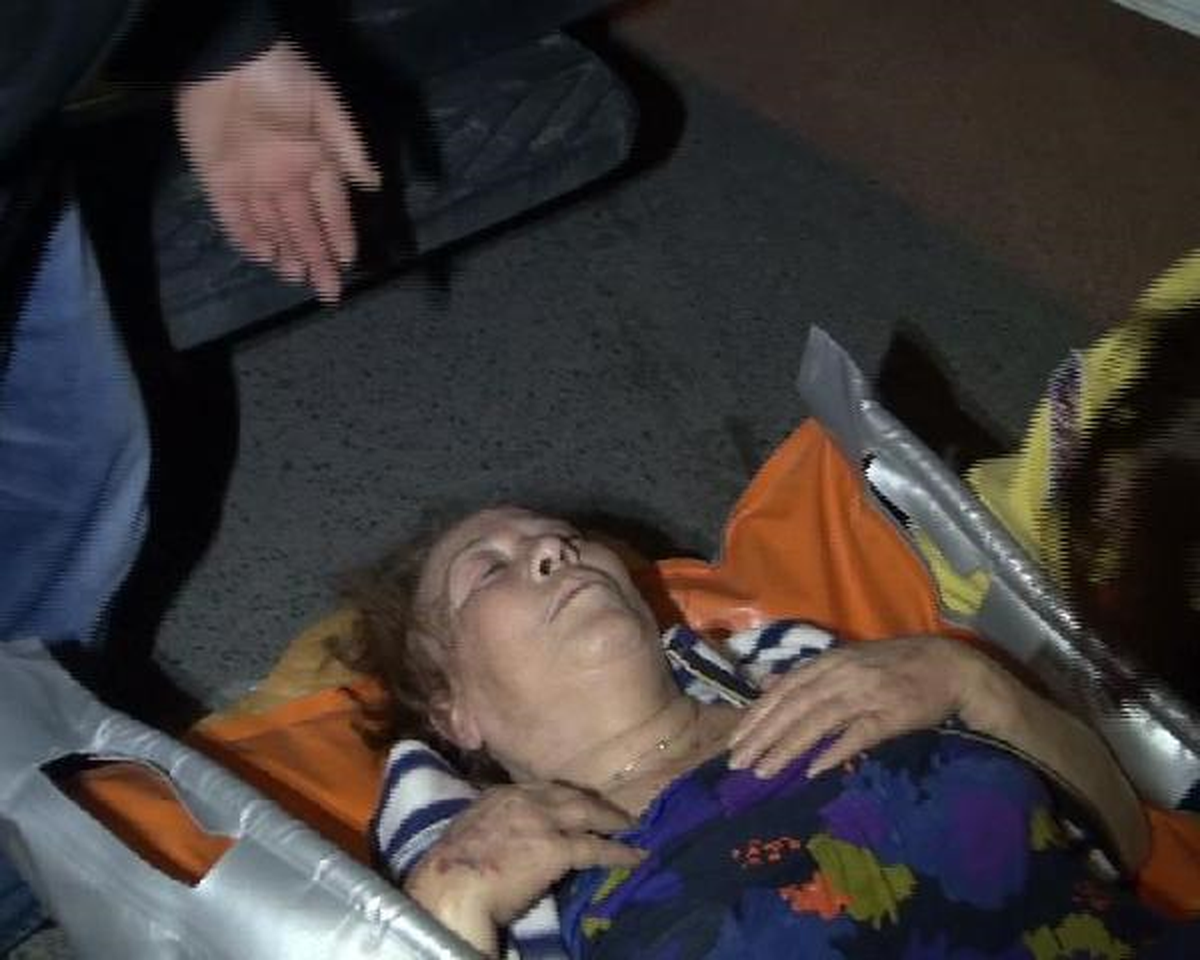 Yaşlı Kadını İlaçla Bayıltıp Soydular