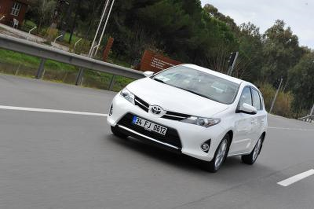 Yeni Auris\'in Test Sürüşünde Ipad Kazanma Şansı!