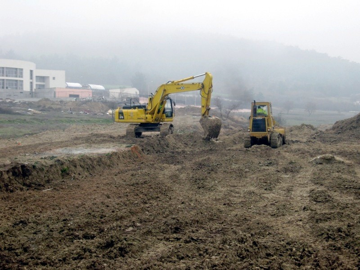 Balıkesir\'de Kampüs ve Yurt Arasındaki Bağlantı Yolu Yapılıyor