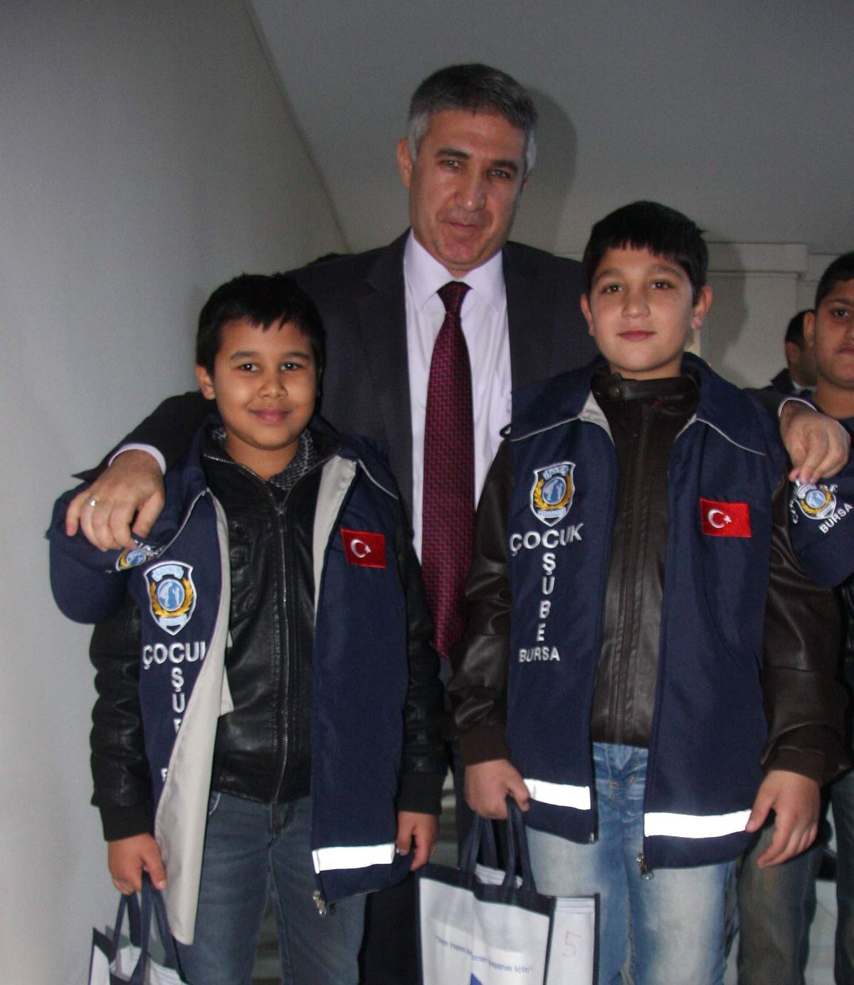 Çocuk Polisi Bursa\'yı Görmeyen Çocuklara Bursa\'yı Gezdirdi
