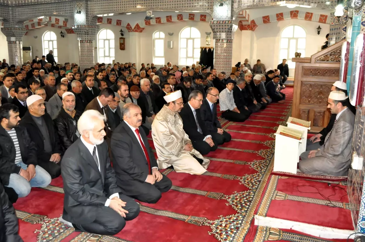 Diyanet İşleri Başkanı Nizip İlçesinde Cuma Hutbesi Verdi