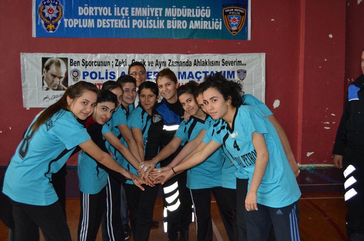 Dörtyol\'da Liselerarası Bayanlar Voleybol Turnuvası