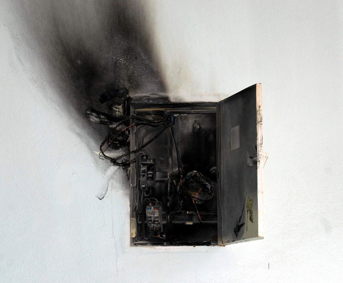 Elektrik Panosunda Çıkan Yangın Korkuttu