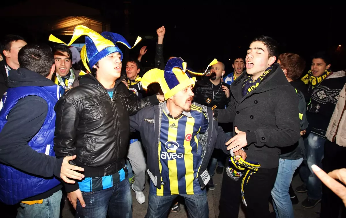 Fenerbahçe Taraftarı, Takımlarını Yalnız Bırakmadı