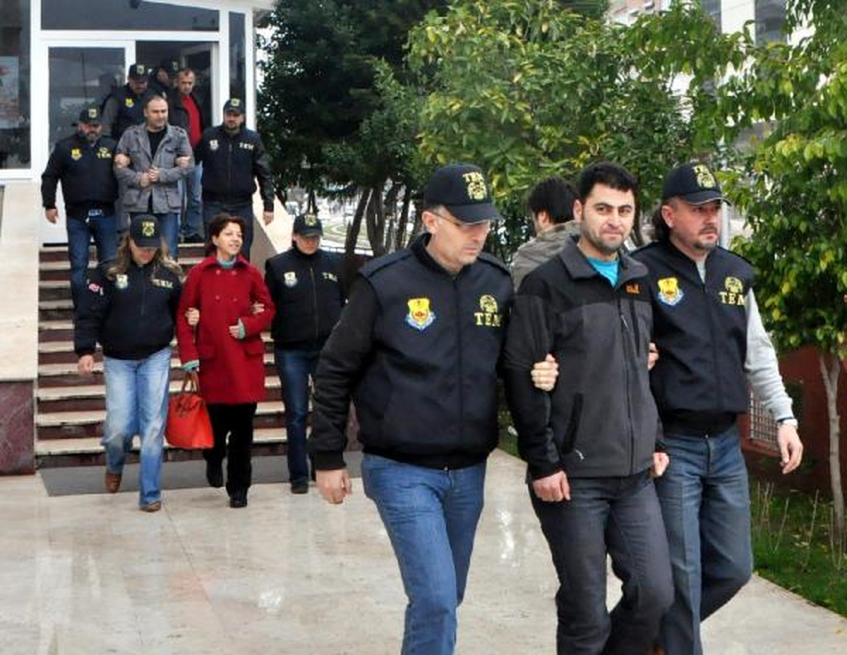 Gözaltına Alınan Memurlar Adliyede