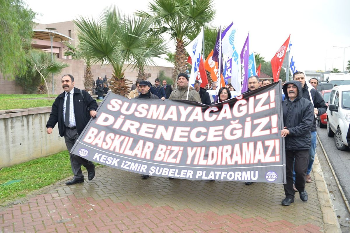 İzmir Adliyesi Önünde Eylem