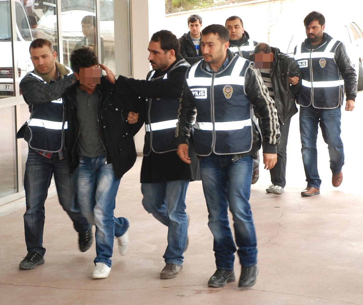 Şanlıurfa\'da Fuhuş Operasyonu: 5 Gözaltı (2)