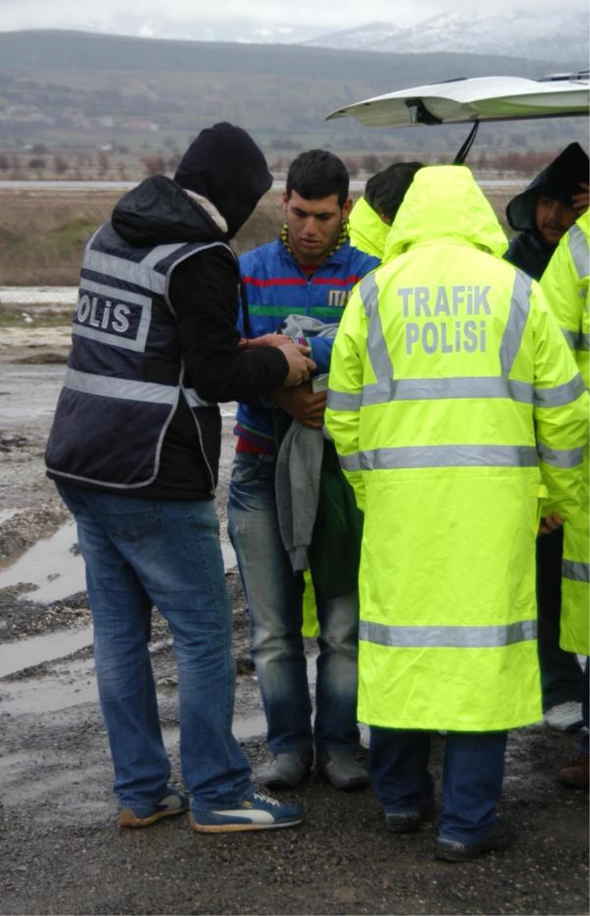 Yastık İçinde Esrar Sevkiyatı Polise Takıldı