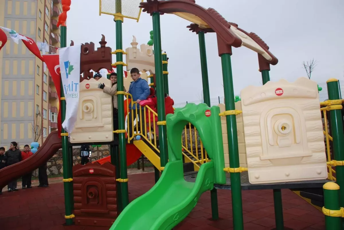 Yeşilay Parkı Hizmete Açıldı