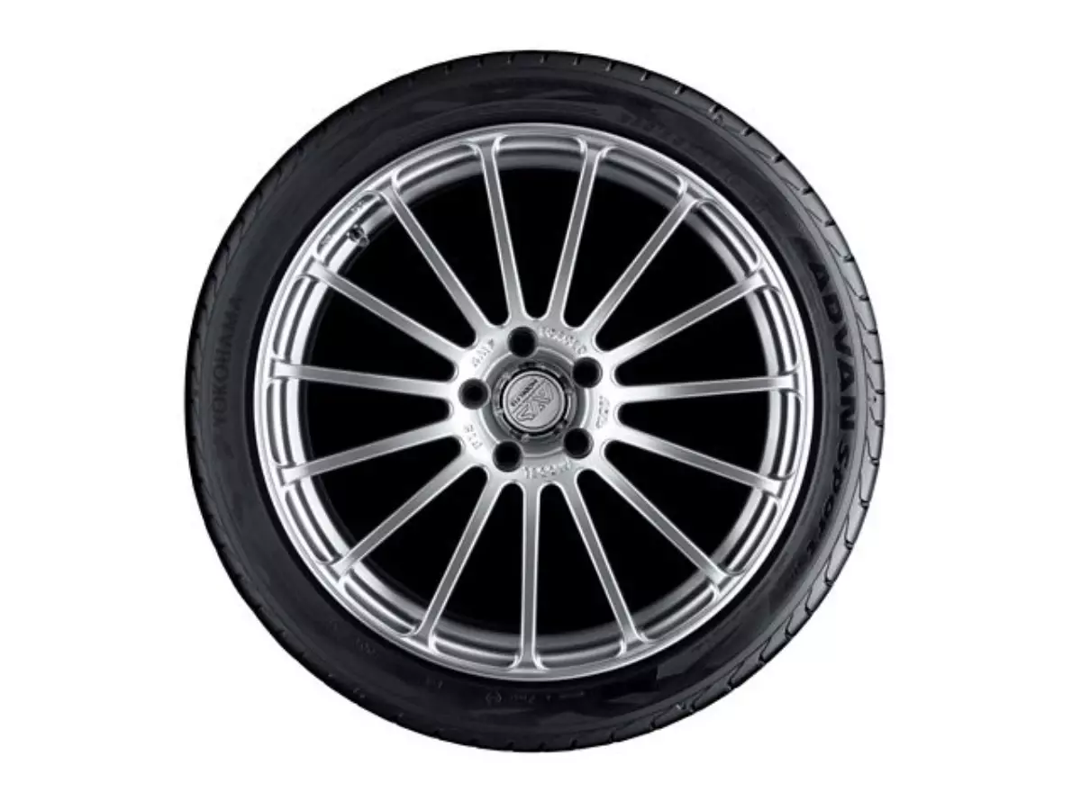 Yokohama Advan Sport V105 ile Cenevre\'de