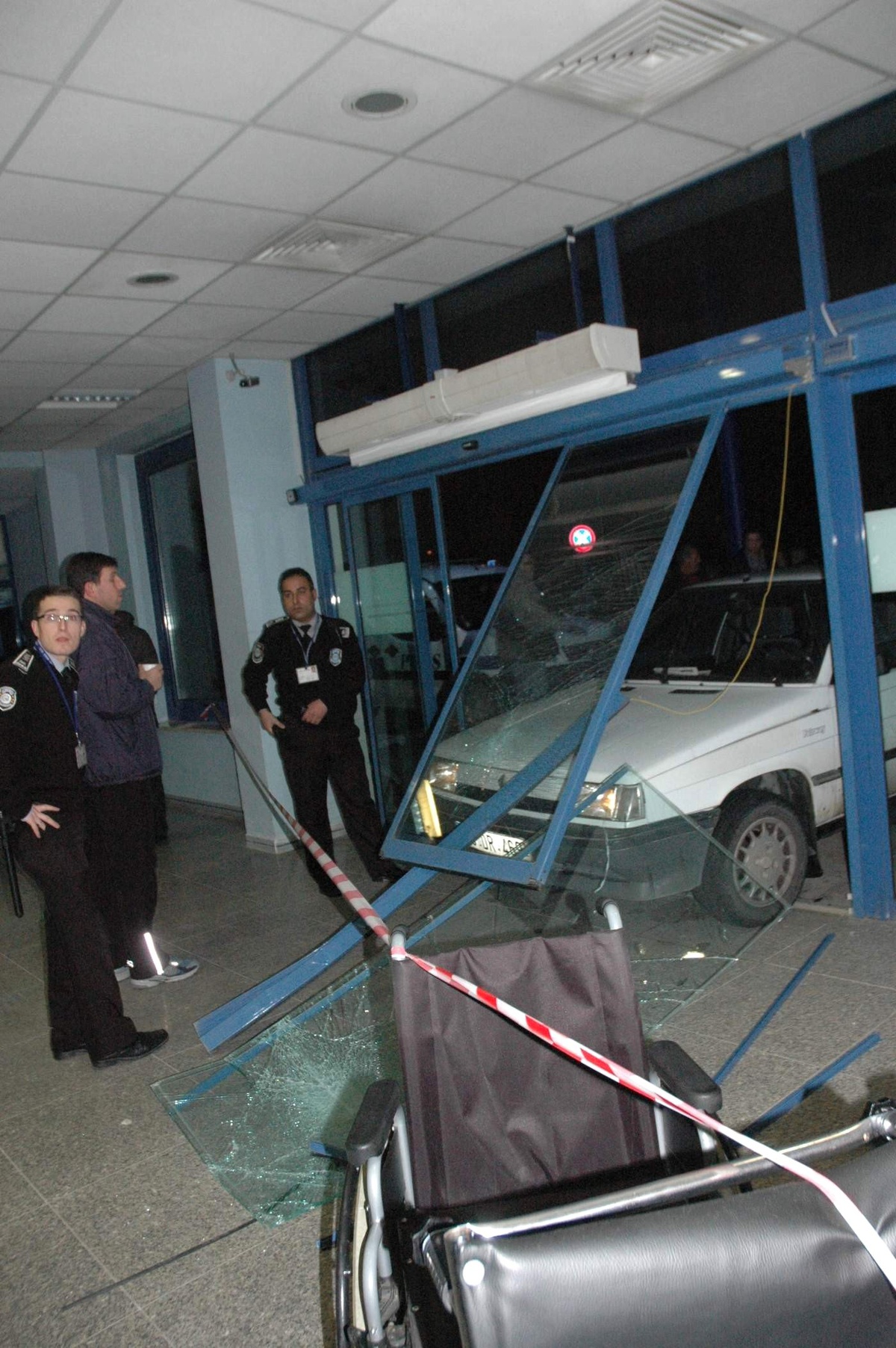 Acil Servise Otomobille Daldı