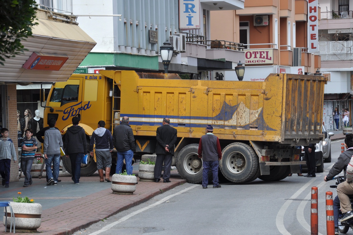 Alanya\'da Sahte Güneş Gözlüğü ve Saat Operasyonu