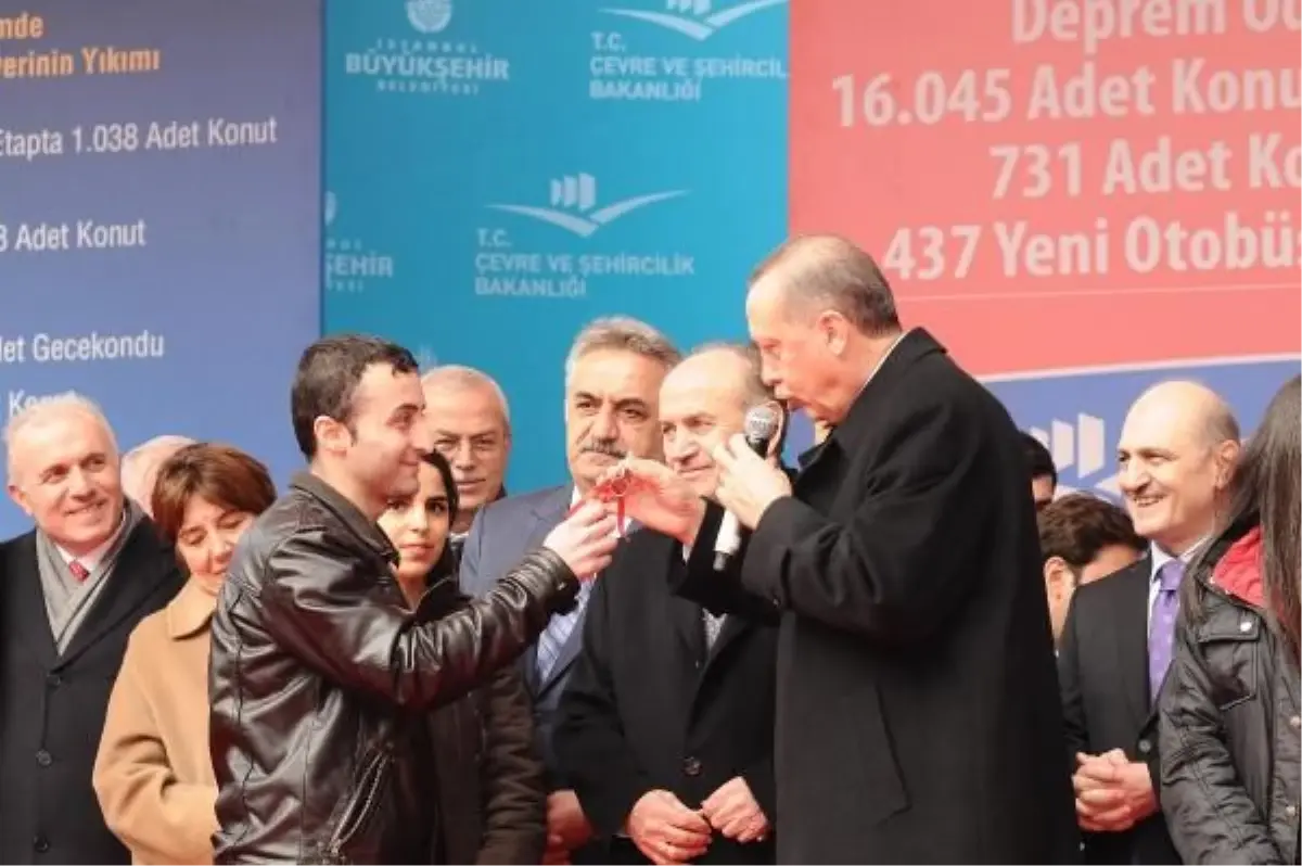 Başbakan Erdoğan\'ı Görmek İsteyenler İzdihama Neden Oldu