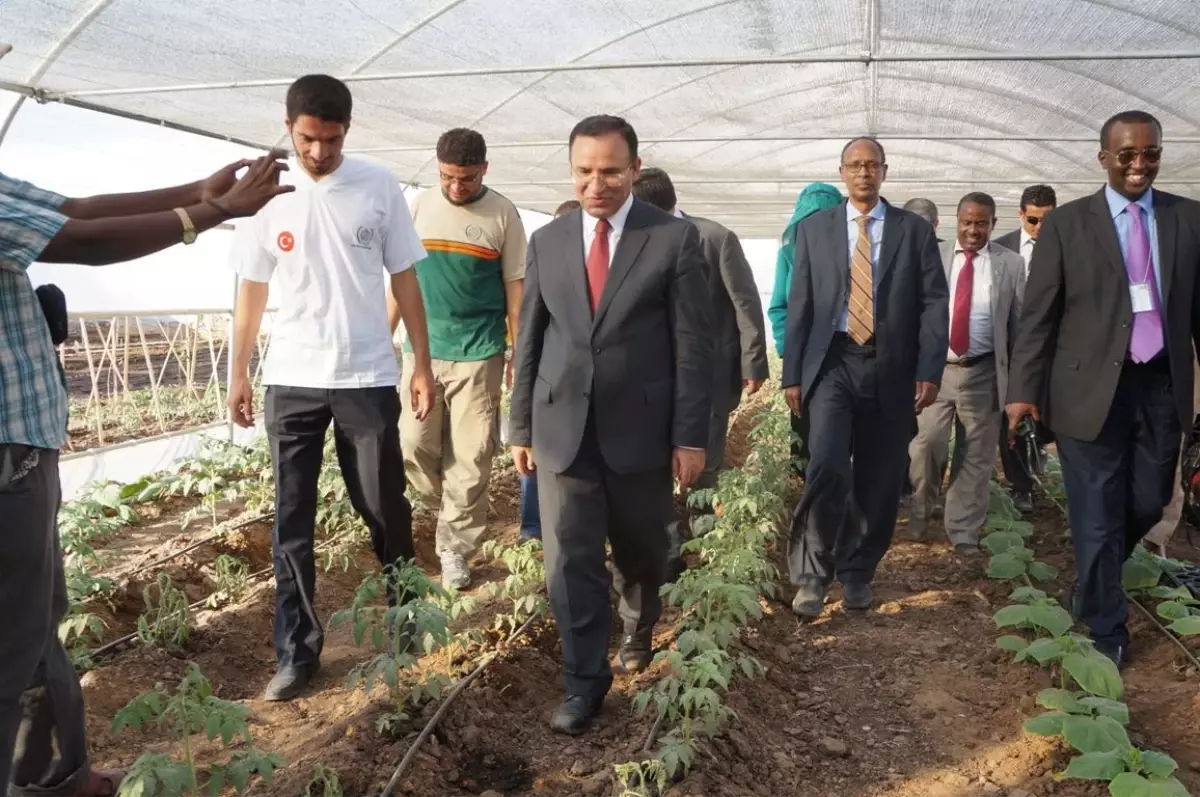Başbakan Yardımcısı Bozdağ Somali\'de
