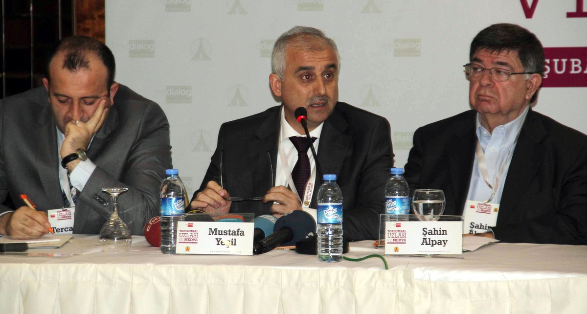 Diyarbakır\'da \'Toplumsal Uzlaşı ve Medya Çalıştayı\' Başladı