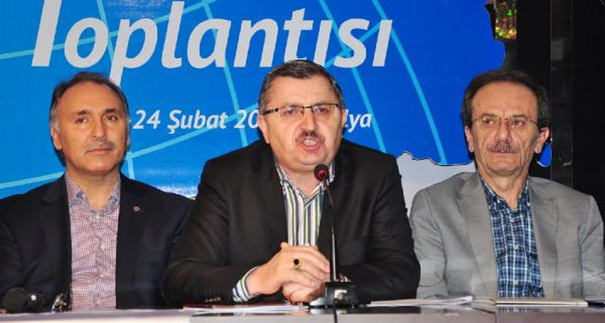 Eğitim-Bir-Sen Başkanı Gündoğdu: Serbest Kıyafetten Geri Adım Atılmamalı