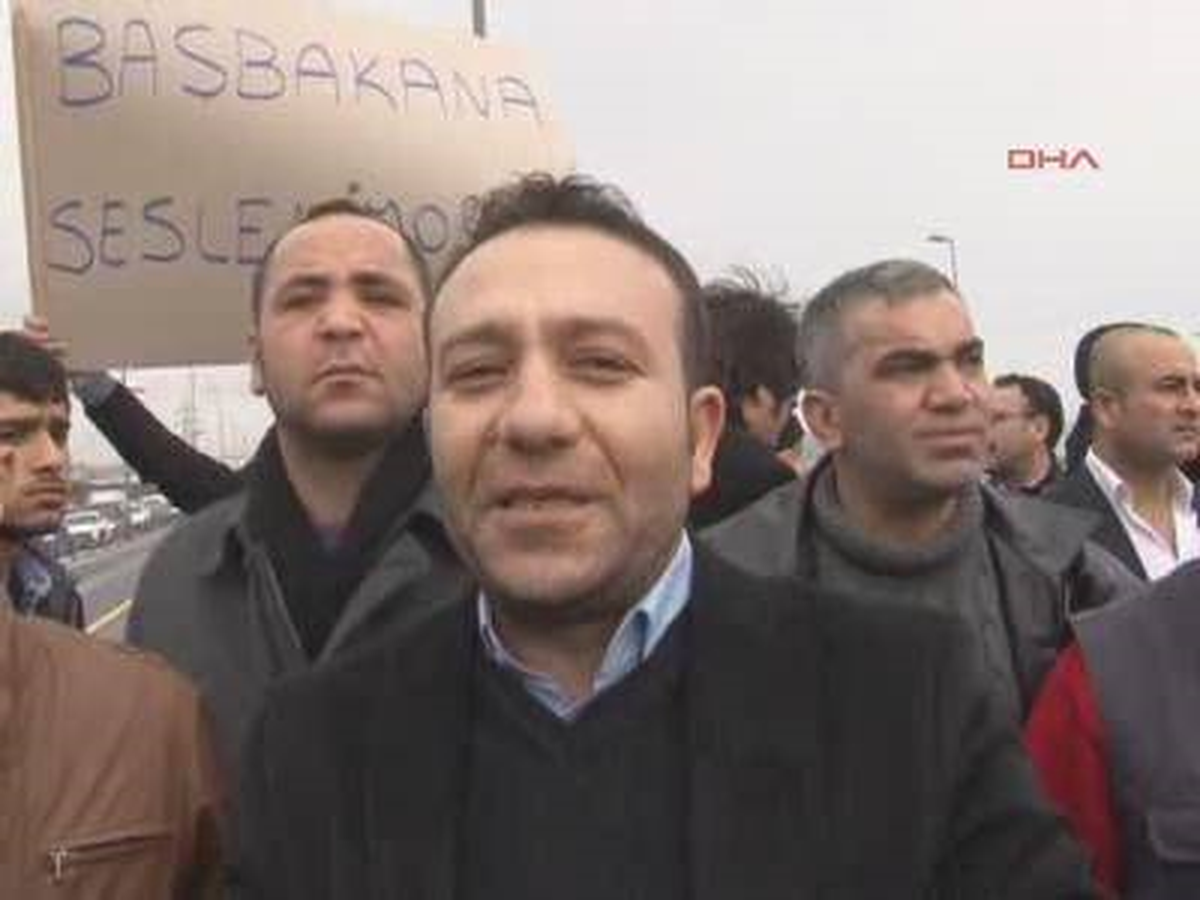 Eylem Yapan Restoran Sahipleri E-5\'i Trafiğe Kapattı