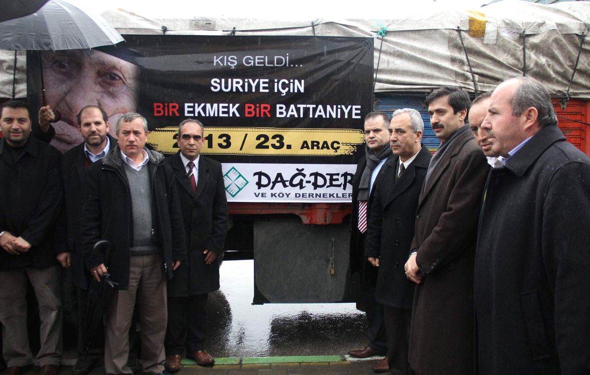 İç Savaşla Boğuşan Suriye\'ye 4 Tır Dolusu Yardım
