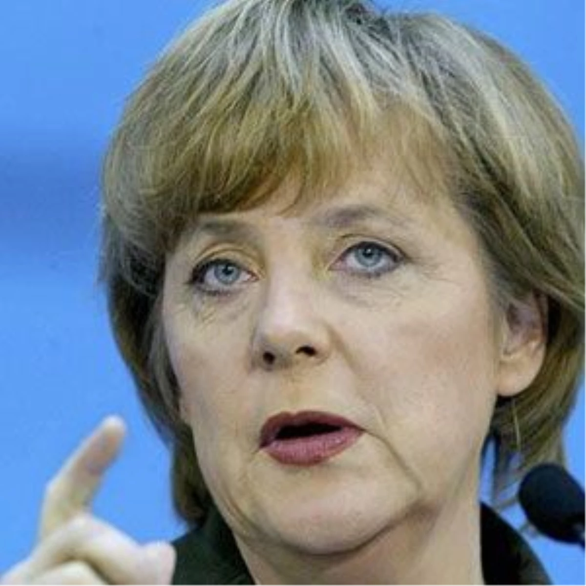 Merkel\'e Ankara Ziyareti Öncesi Muhalefet Partilerinden Sert Eleştiri