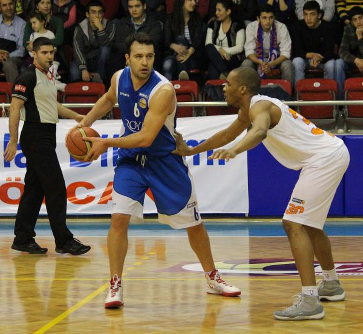 Mersin Büyükşehir Belediye-Royal Halı Gaziantep: 86-98