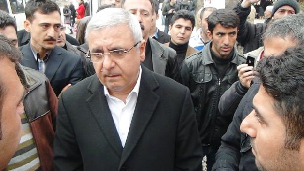 Metiner: PKK Koşulsuz Şekilde Silahları Susturmalı