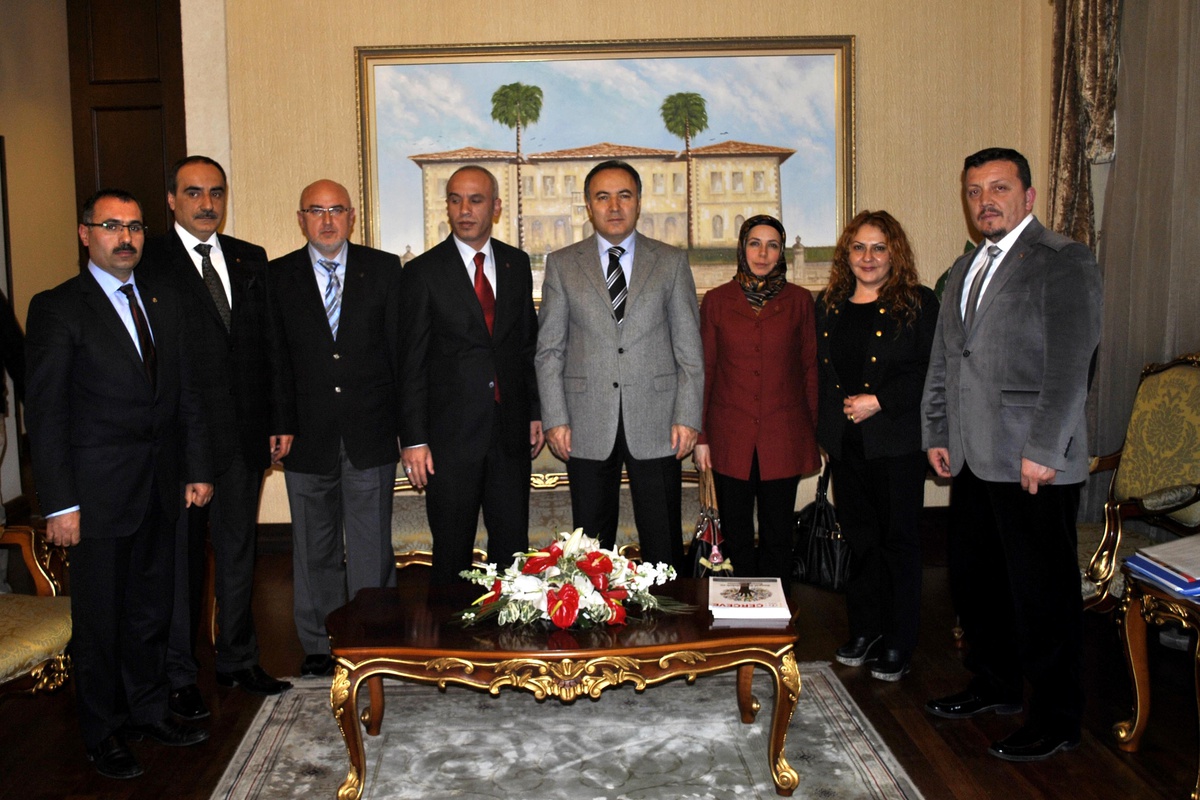 Müsiad Yöneticileri Vali Altıparmak\'ı Ziyaret Etti