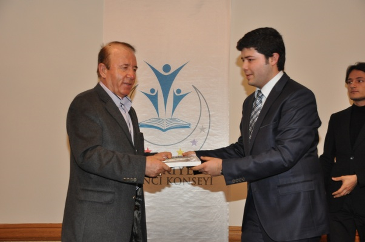 Vali Oğuz, Yarının Liderleriyle Bir Araya Geldi