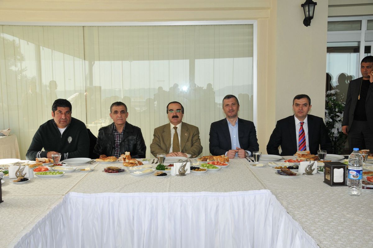 Adana\'da Dostluk Kahvaltısı