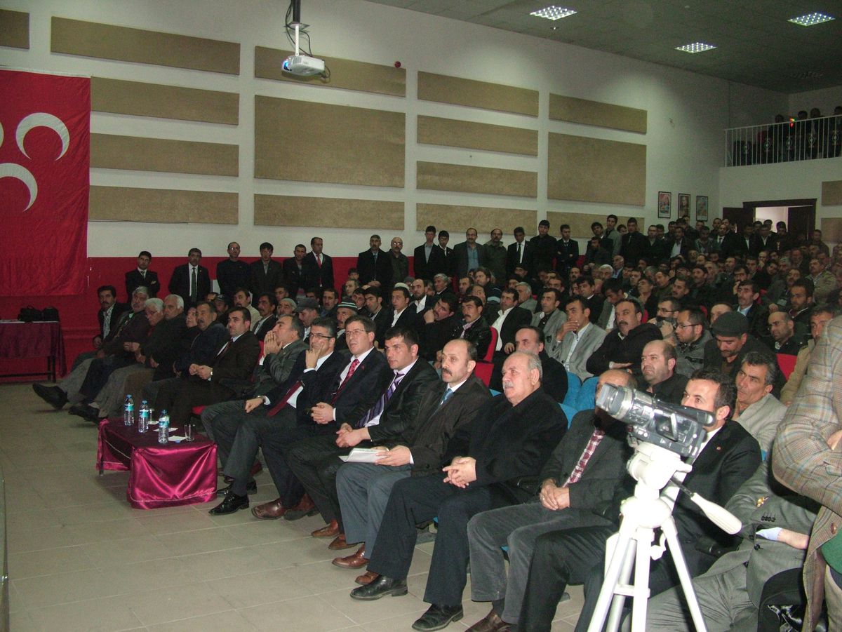 Aşkale\'de "Eyalete Hayır, Büyükşehir\'e Evet" Adlı Konferans Düzenlendi