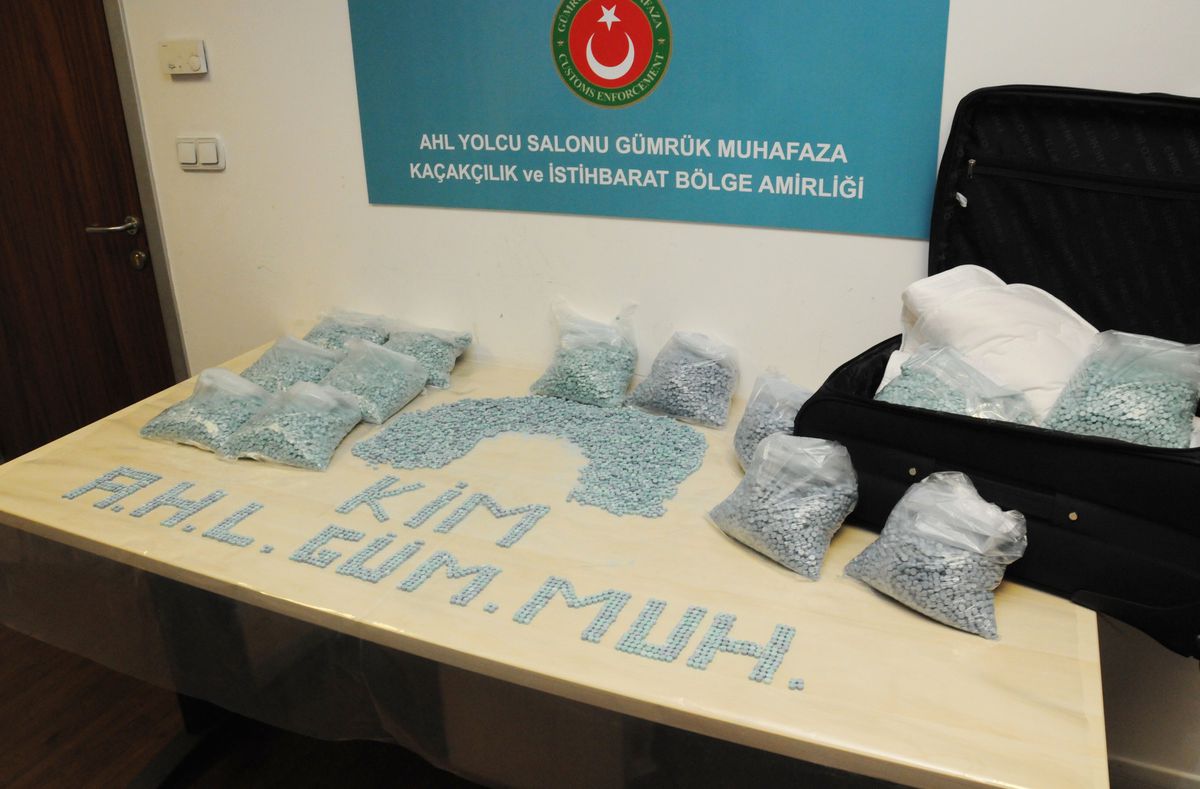 Atatürk Havalimanı\'nda Uyuşturucu Hap Ele Geçirildi