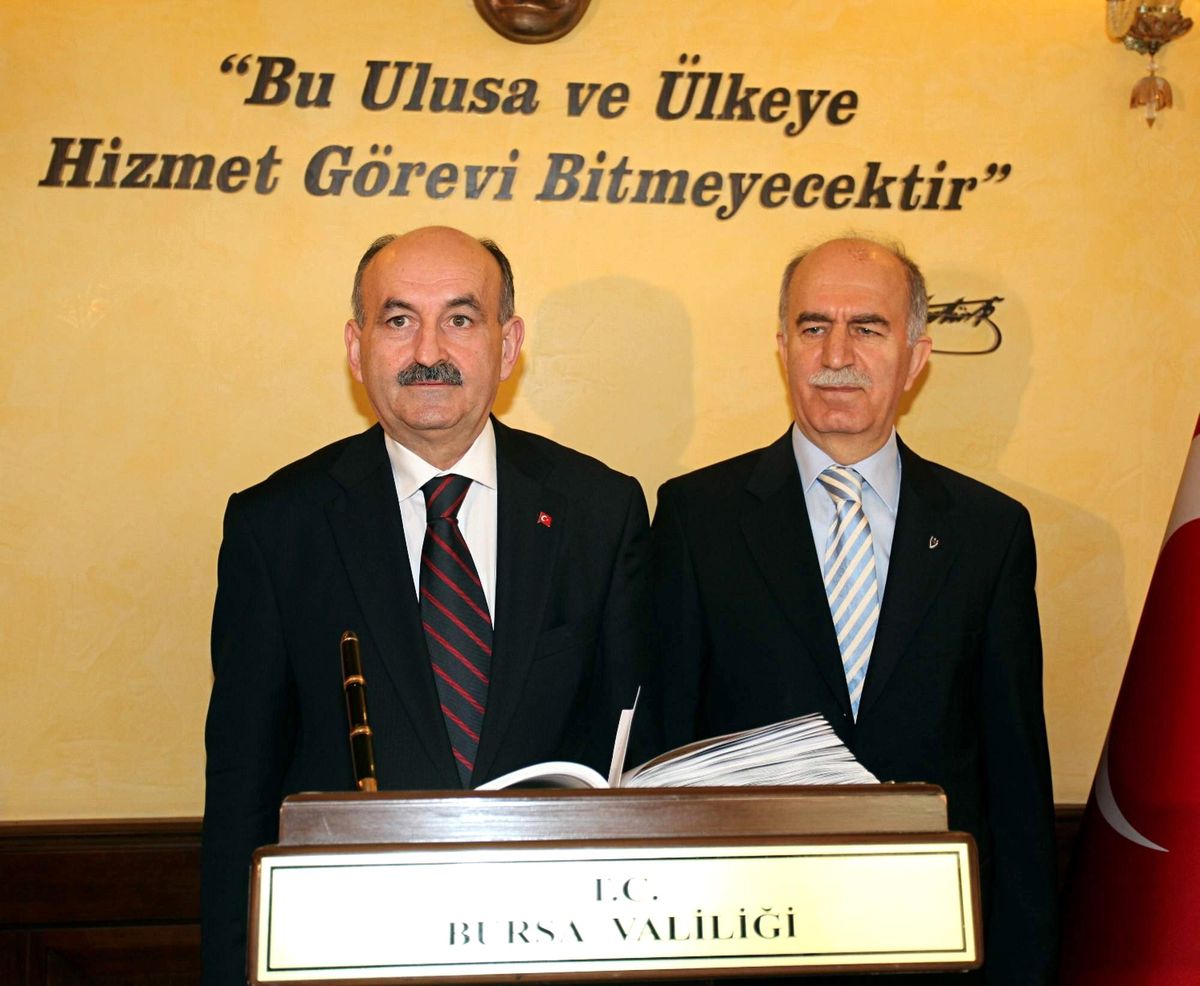 Bakan Müezzinoğlu\'ndan Süt Bankasına İtiraz Eden İlahiyatçılara Cevap