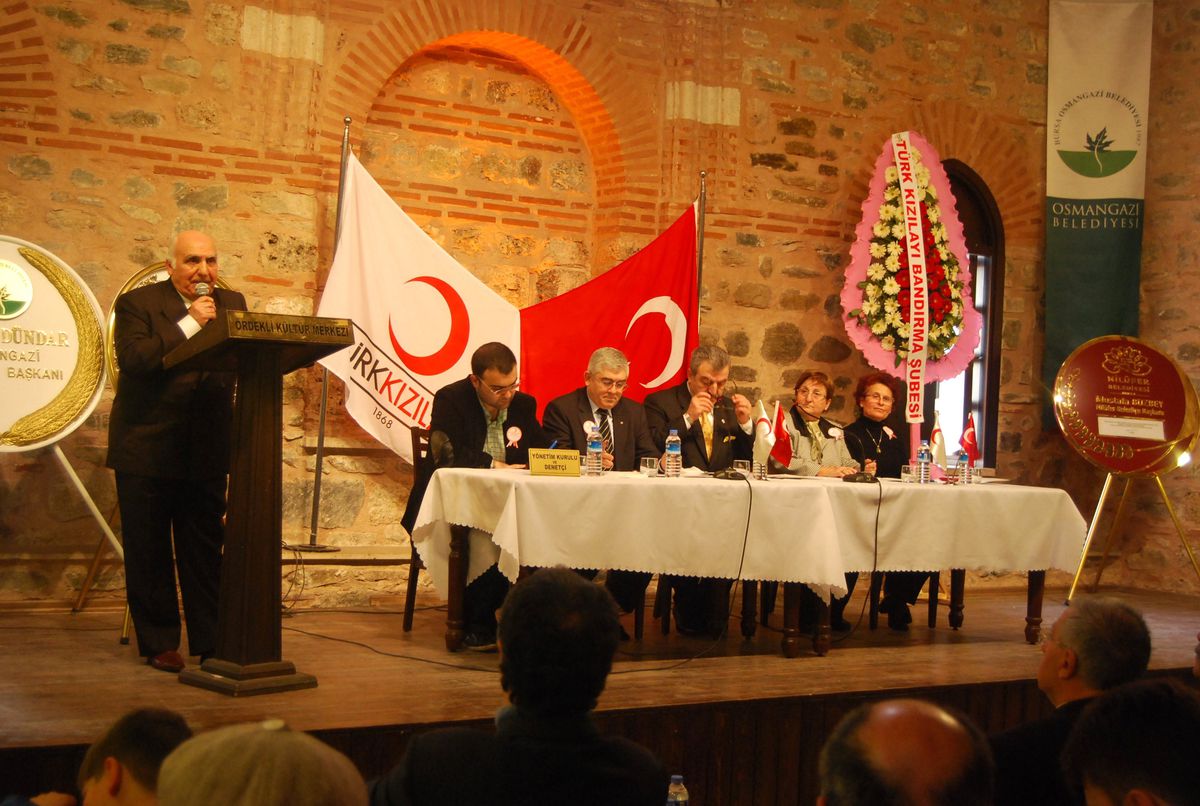 Bursa Kızılay\'da İbrahim Dokunmazer Güven Tazeledi