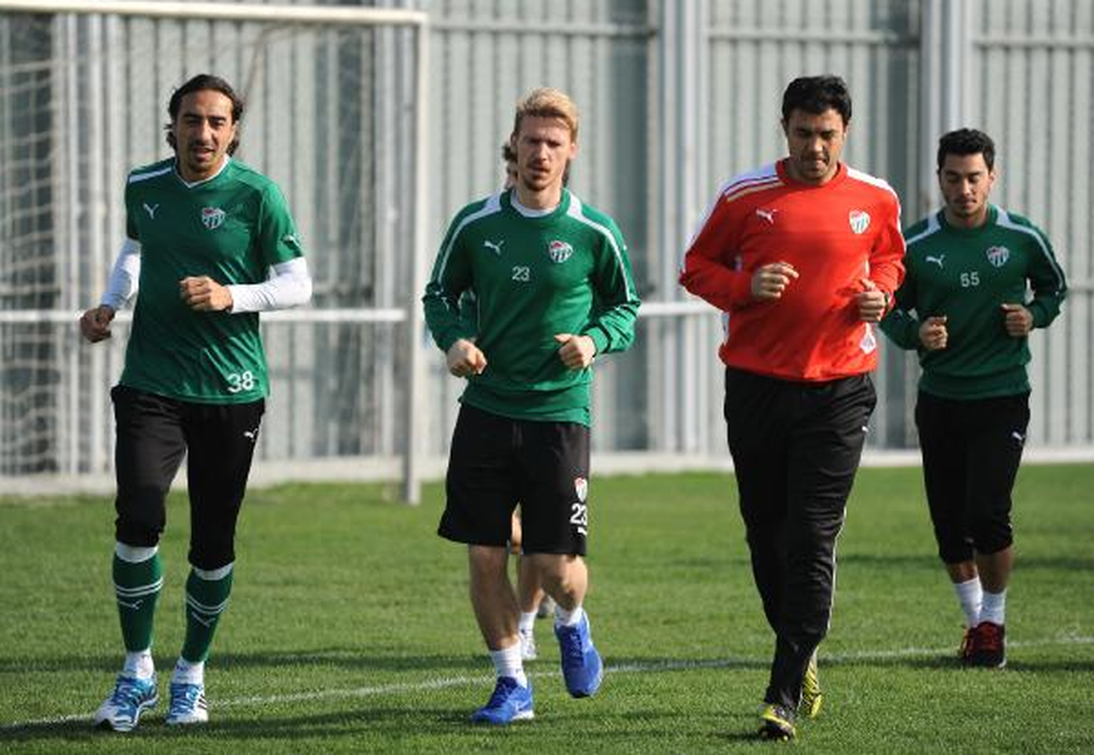 Bursaspor Teknik Direktörü Yedekleri Uyardı