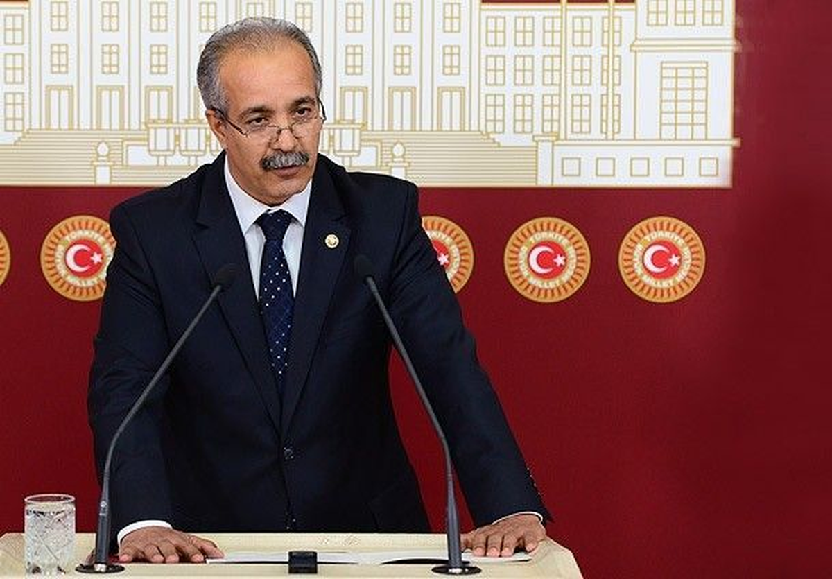 CHP'den İstifa Eden Fırat: Beyanların Şiddetle Alkışlanması Bende Kırılma Yarattı