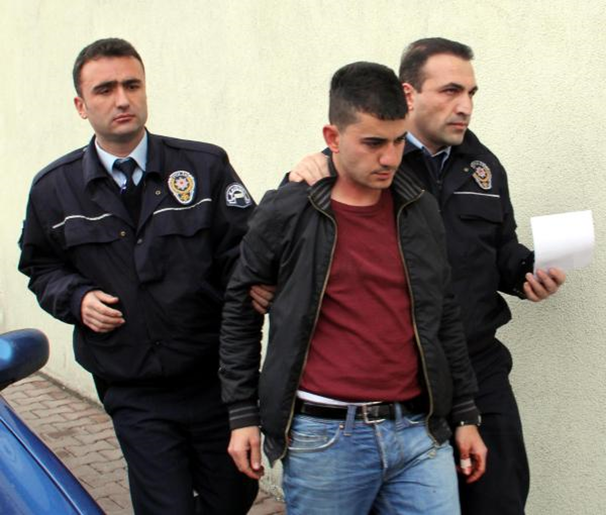 \'Fazla Yemek\' Yiyen Arkadaşını Öldürdü, Tutuklandı
